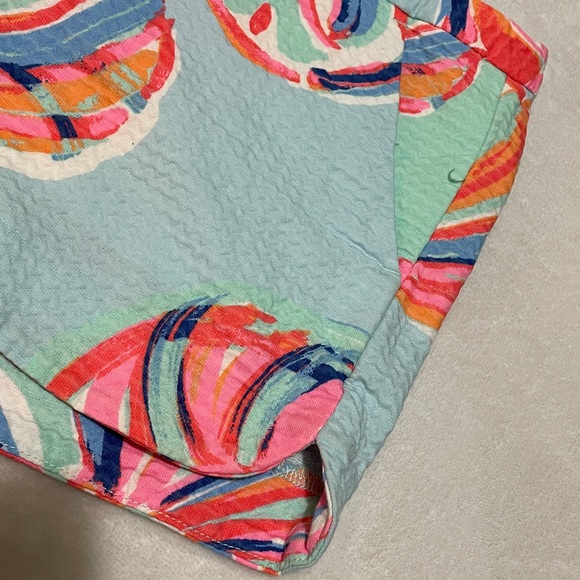 Lilly Pulitzer Pastel Adie Patterned Shorts Sz 2 - Picture 8 of 9